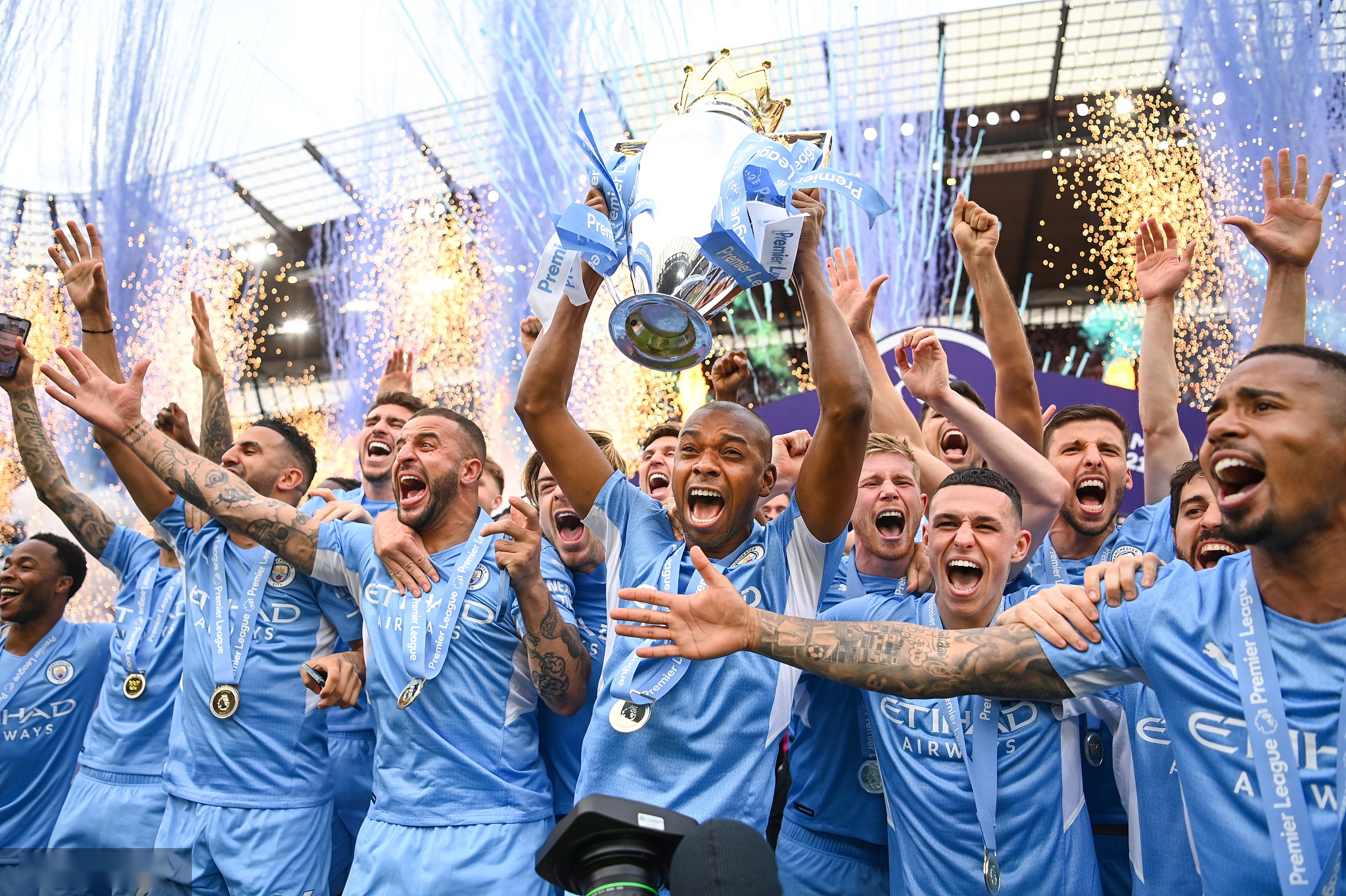 是基于滕哈 是基于滕哈